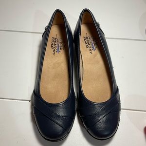 Life stride womens wedges size 8M New